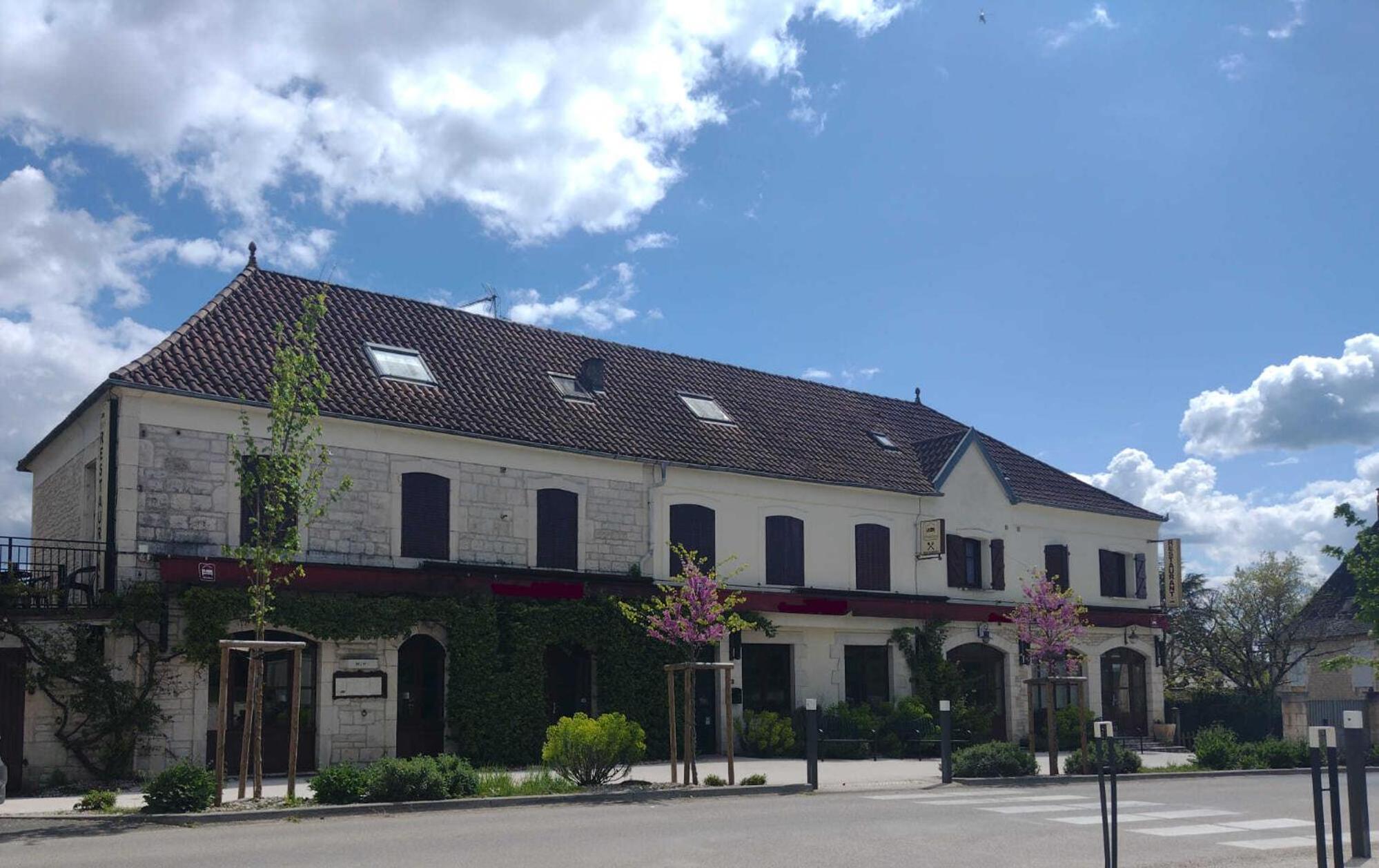 Auberge D'Ici Et D'Ailleurs Cressensac-Sarrazac Exterior photo